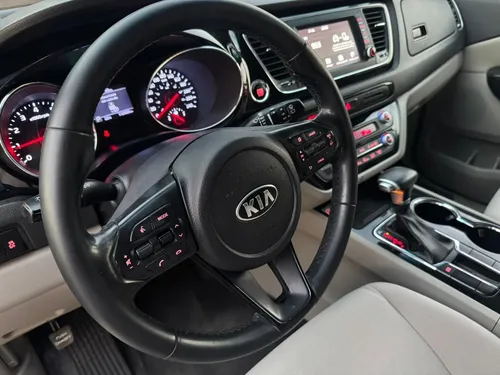 Kia Sedona 3.3 V6 EX Pack Piel 7 Pasajeros At