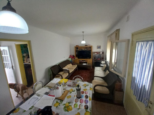 Imagen 4 de 18 de Venta Casa De Pasillo, Dorrego 262 A Reciclar.