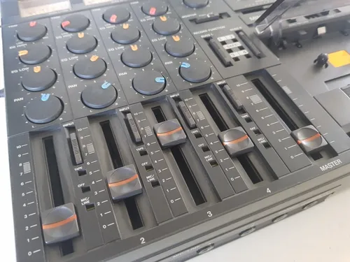 Mesa Tascam Ministudio Play E Gravador Portátil Porta One Mesa Tascam Ministudio Play E Gravador Portátil Porta One