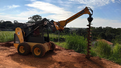 Imagem 8 de 12 de Minicarregadeira Bobcat Volvo Mc90b