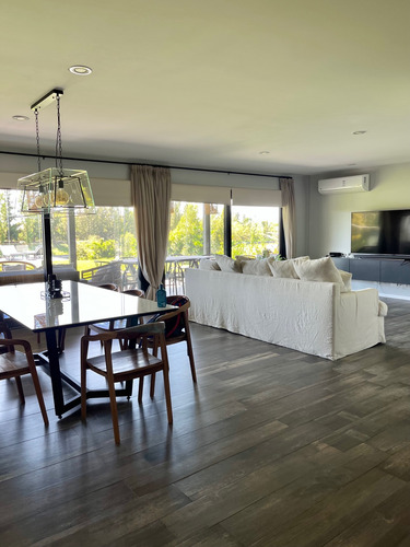 Casa Al Agua Barrio Virazón En Venta