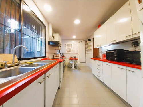 Casa 6 Dormitorios, Con Gran Terreno Y Buena Conectividad