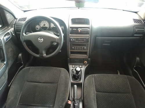 Imagem 2 de 8 de Astra Hb Advantage