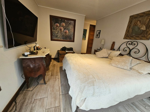 Portal La Dehesa, Calle Interior, Amplio