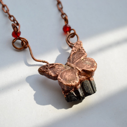 Imagen 2 de 8 de Collar Mariposa Con Turmalina Negra, Cadena De Cobre, Cod1