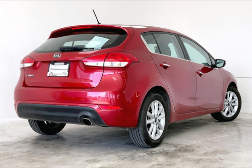 Imagen 13 de 25 de Kia Forte Hatchback 5 Pts Ex, Tm6, A/ac, Ra-16