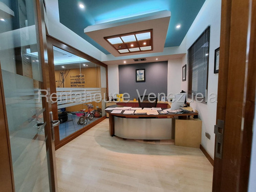Bella Oficina En Venta Amoblada Zona Centro Calle Rivas Maracay 25-17456 Hc