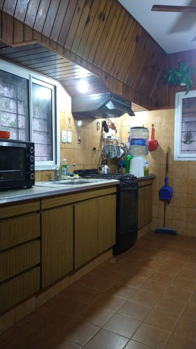 Casa Ubicada En Isidro Casanova, Partido De La Matanza, Excelente Ubicación.