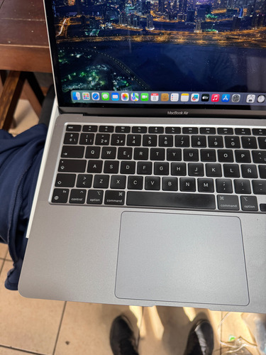 Macbook Air M1 2020 13 Gris Espacial 256gb Ssd - Apple Chip (Usado)