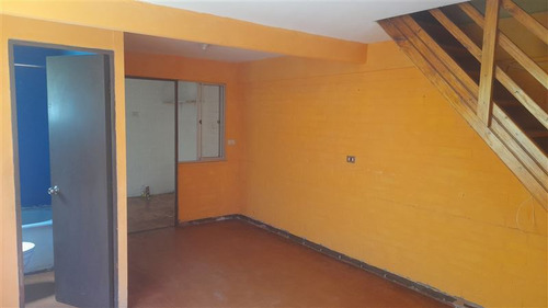 Casa En Venta De 2 Dormitorios En Padre Hurtado