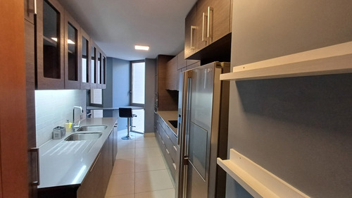 Amoblado / 2 Dorm + Escritorio + Servicios /metro Alcántara