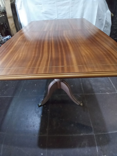 Mesa De Comedor Estilo Ingles, Dos (2) Bochas. Marrón Marrón (Usado)