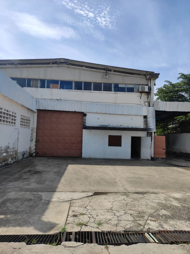 Se Vende Galpón Carretera Nacional. Cagua La Villa