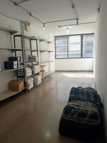 Local Comercial Con Excelente Ubicación En La Av Baralt