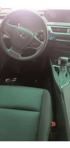 Lexus UX 2.0 Dynamic Aut. 5p Hibrido