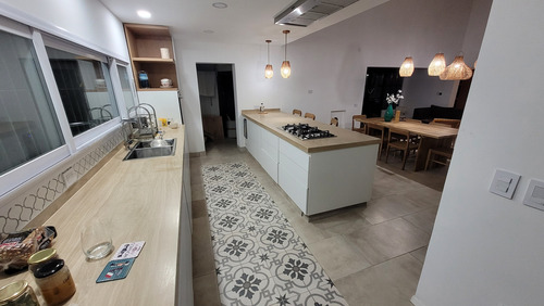 Mesadas Islas En Porcelanato Blanco