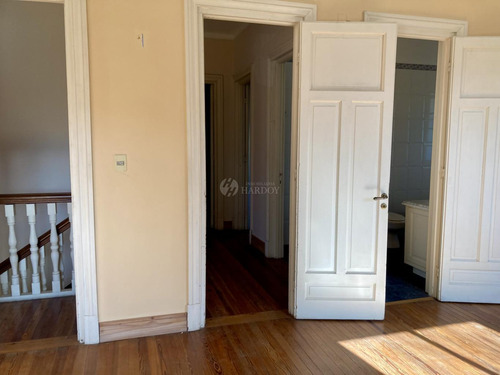 Alquiler Casa Oficina Carrasco Centrico Proximo Arocena 458 M2 Parking