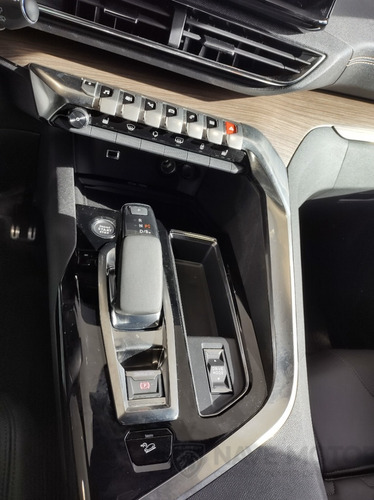 Imagen 20 de 23 de Peugeot 3008 Hybrid4