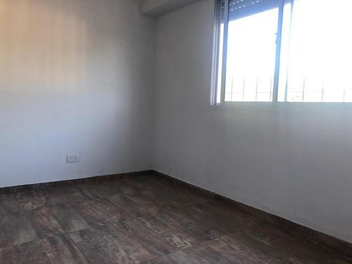 Imagen 6 de 10 de Casa En Ph De 3 Ambientes En Venta - Con Patio Y Cochera - San Antonio De Padua - Venta - Permuta