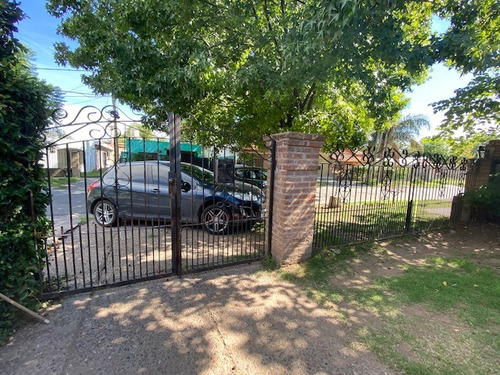 Imagen 4 de 12 de Venta- Casa De 3 Habitaciones Con Inmenso Jardin!
