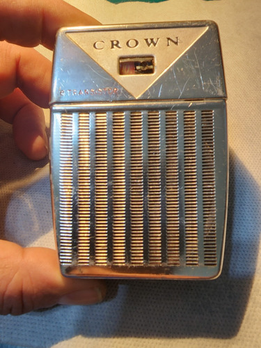 Radio Portátil Crown Estetica Y Funcionando Muy Bien (Usado)