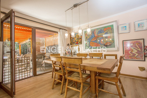 Venta Casa San Carlos De Apoquindo/ Condominio