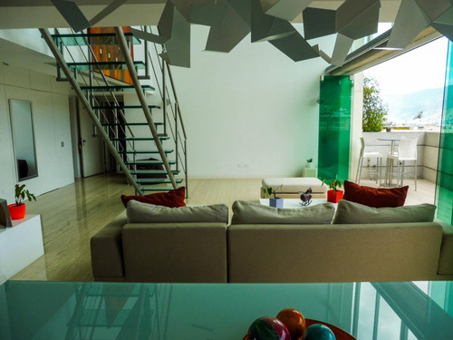 Ss: Vende Apartamento 24-6297 En Mesetas De Santa Rosa De Lima De 220 M2, 4h/3b/3pe