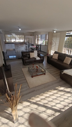 Aparto-casa, Remodelado, Amoblado Y Equipado En La Urb. Alta Florida (planta Alta)