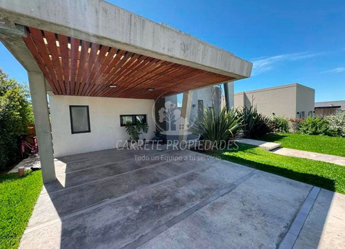 Venta Casa 4 Ambientes Con Pileta. Lista Para Mudarte! Santa Elena