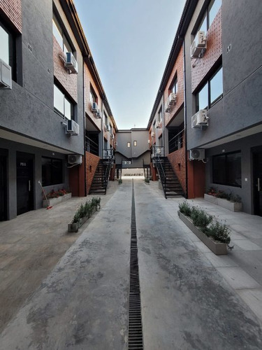 Imagen 3 de 14 de Departamento Tipo Casa En Venta En Lanus Este