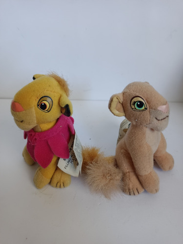 Figuras Simba Y Nala Del Rey León Kissing Cubos Hasbro (Usado)