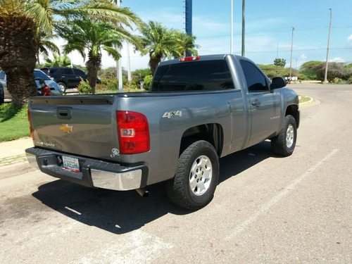 Imagen 6 de 14 de Chevrolet Silverado Lt 4x4