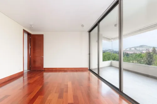 Vende Penthouse Vista Despejada Al Oriente
