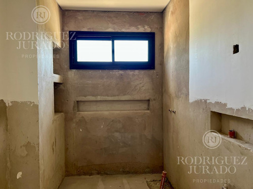Casa A Estrenar En La Bota Benavidez