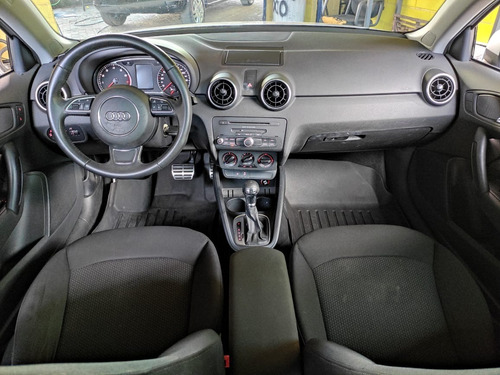 Imagem 6 de 12 de Audi A1 Sportback 4 Portas 2014