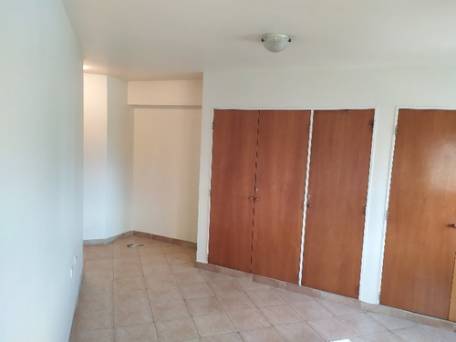 Imagen 11 de 17 de Vendo Apartamento 80m2. Mañongo. Julio 2022. Sandra Niño