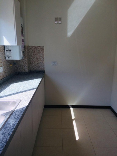 Imagen 8 de 14 de Departamento De 2 Ambientes En Complejo Jardin - Moron Centro