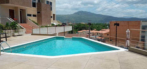  Venta De Townhouse En Altos De Aricagua En Obra Gris De Esquina Cod, 215012