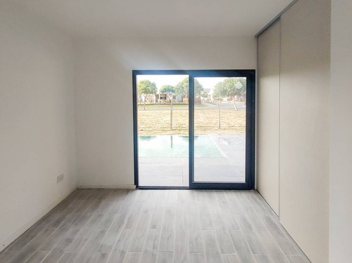 Imagen 20 de 30 de Moderna Casa De 4 Ambientes A Estrenar En Venta En San Ramiro, Pilar Del Este