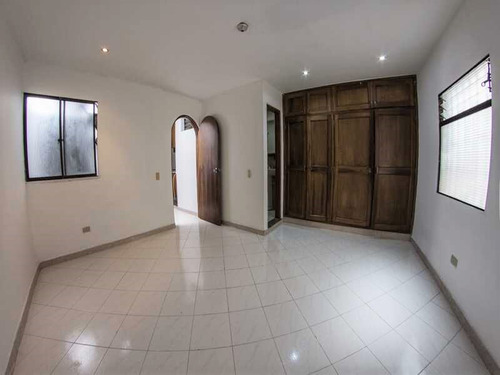 Apartamento En Arriendo Ubicado En Medellin Sector Prado (24087).