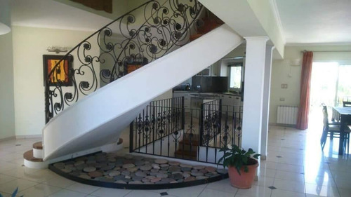 Imagen 4 de 28 de Casa En Venta 3 Dormitorios - Villa Del Lago - Carlos Paz
