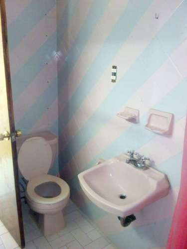 Casa En Venta Con 1 Departamento Independiente 180m2, Col. Jacarandas, Iztapalapa.