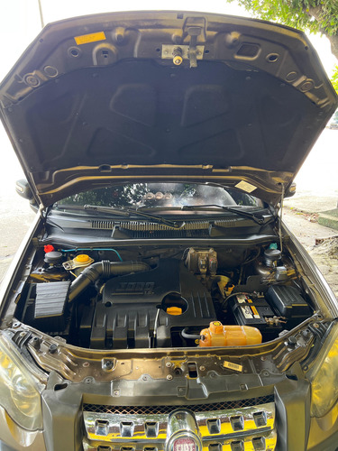 Fiat Strada 1.8 Adventure Cab. Dupla Flex 2p
