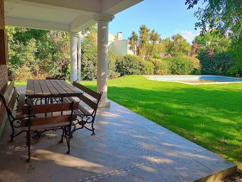 Casa Chalet En Venta En La Martona, Cañuelas, Resto De La Provincia