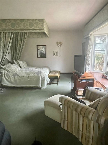 Se Vende Preciosa Casa Estilo Inglés En Limache Emplazada