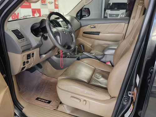 Imagem 5 de 8 de Toyota Sw4 Hilux Srv 3.0 4x4 (7 Lugares)