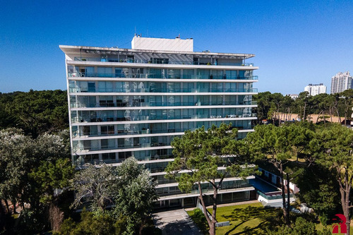 Apartamento En Venta De 2 Dormitorios En Punta Del Este (ref: Rdp-422)