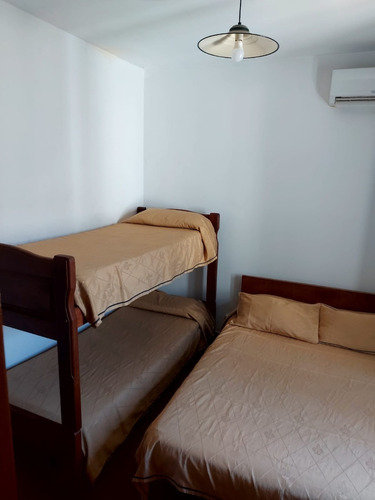 Imagen 5 de 15 de Duplex (p/5-6 Pasajeros) + Pileta + Aire Acond. + Cochera + Quincho + Wifi + Tv. Cable + Zona Residencial ::: Espectacular (consultar Por Otros Dptos Mas Pequeños Y/o Casa)