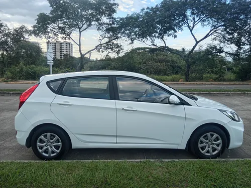 Hyundai Accent 1.6l 5 p