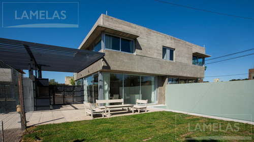 Venta Casa 3 Dormitorios Con Jardín Y Pileta Privada Abra Funes